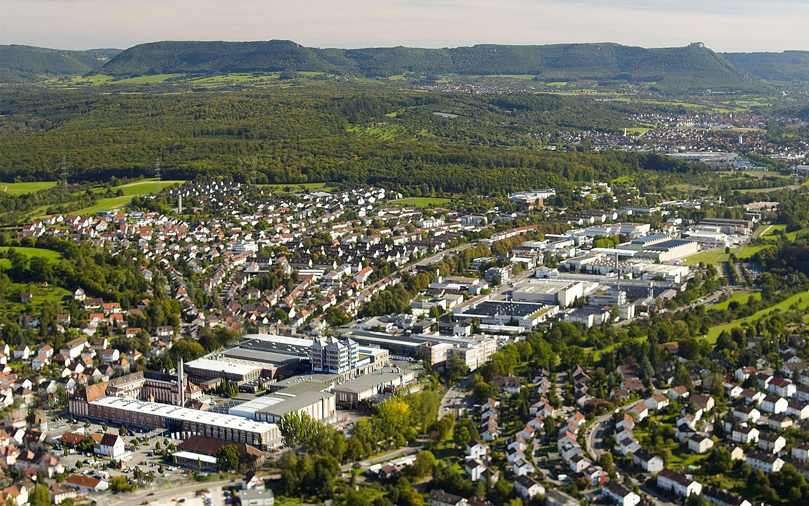 
                
                    HELLER begrüßt H.I.G. Capital als strategischen Partner
                
            